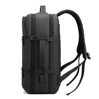 59-litrowy plecak na laptopa Oxford Business z portem ładowania 45cm
