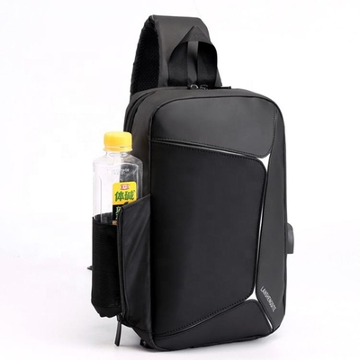 PU Męska torba na ramię Crossbody Wodoodporna torba na ramię z kablem USB BSCI
