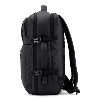 OEM ODM Mężczyźni Plecak na laptopa Torby 31 cm Niestandardowy plecak z logo Trwała podróż